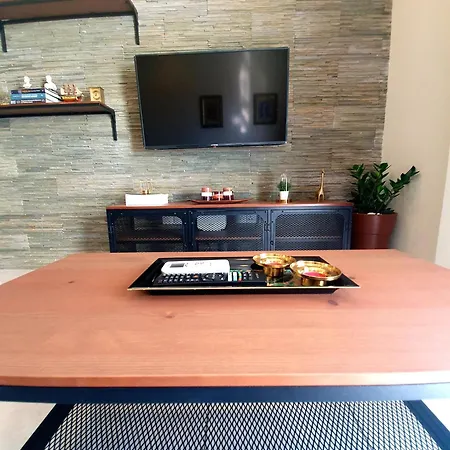 Seaside Rustic Flat In Harbour Tourist Area Apartamento *