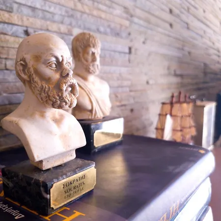 Seaside Rustic Flat In Harbour Tourist Area