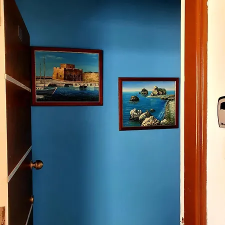 Seaside Rustic Flat In Harbour Tourist Area *