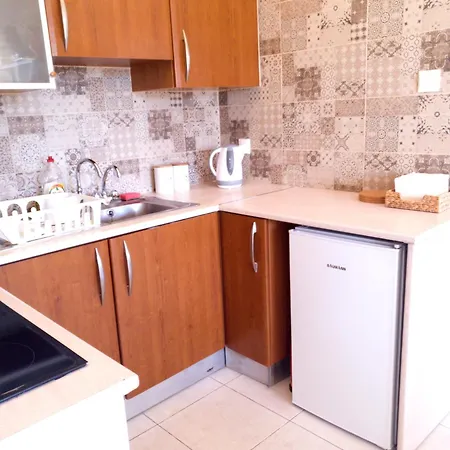 Seaside Rustic Flat In Harbour Tourist Area * Paphos