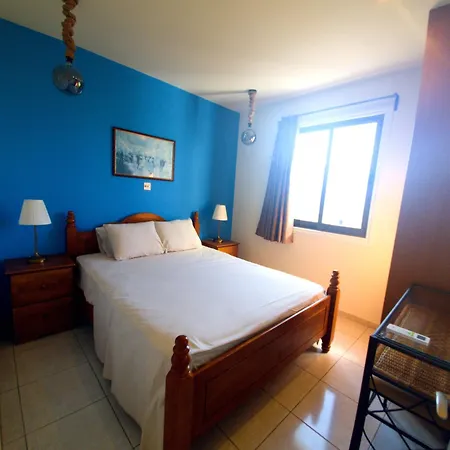 Apartment Seaside Rustic Flat In Harbour Tourist Area