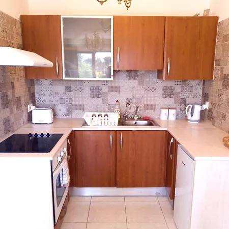 Seaside Rustic Flat In Harbour Tourist Area Lägenhet Paphos