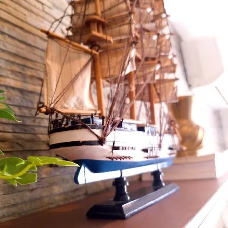 Seaside Rustic Flat In Harbour Tourist Area * بافوس