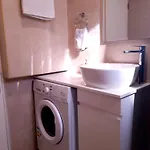 Seaside Rustic Flat In Harbour Tourist Area * Πάφος