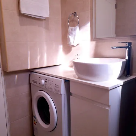 Seaside Rustic Flat In Harbour Tourist Area * パ フォス